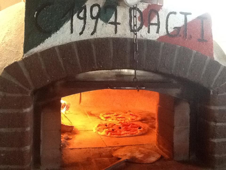 Guest House Pizzeria Pazza Da Gianni Stein Am Rhein Eksteriør billede